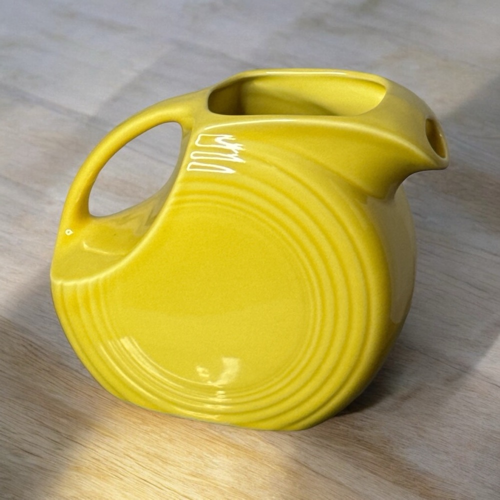 Fiestaware Large Pitcher, 71 oz, Vintage, Yellow, Large Disc,